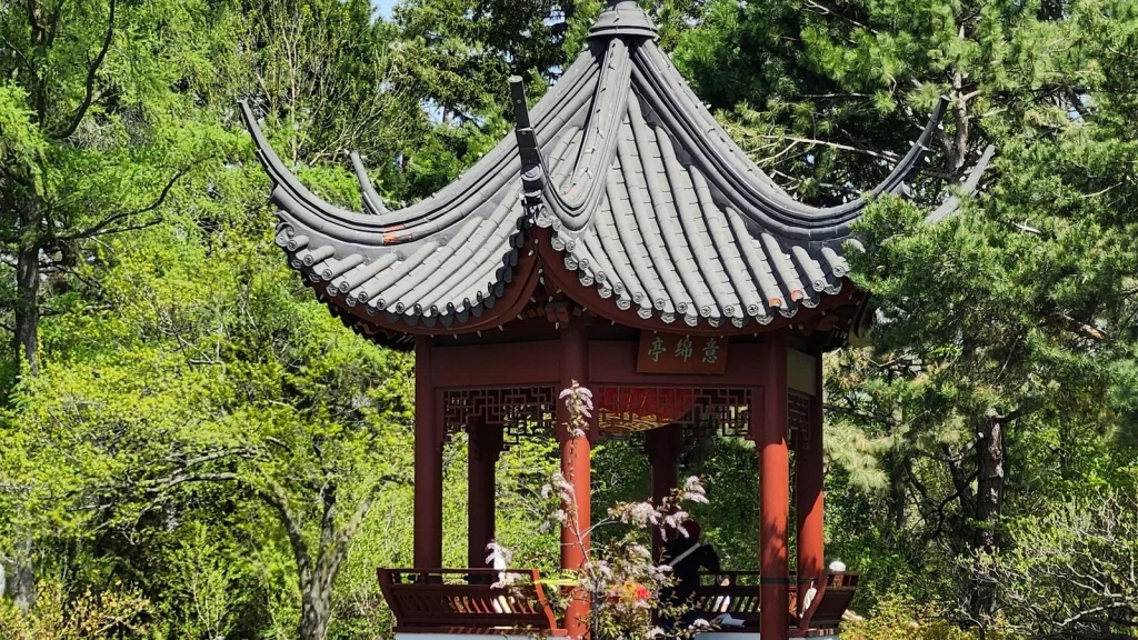 中式園林亭台，蘇州醫養旅居